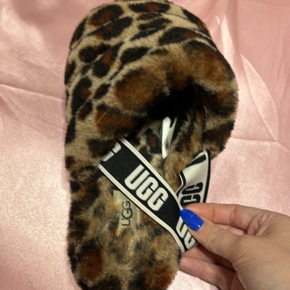 Ugg Cheetah Print🐆 🩷(Size 11) - Picture 3 of 4